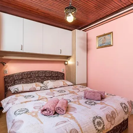 Appartamento 1 Bedroom Pet Friendly In *