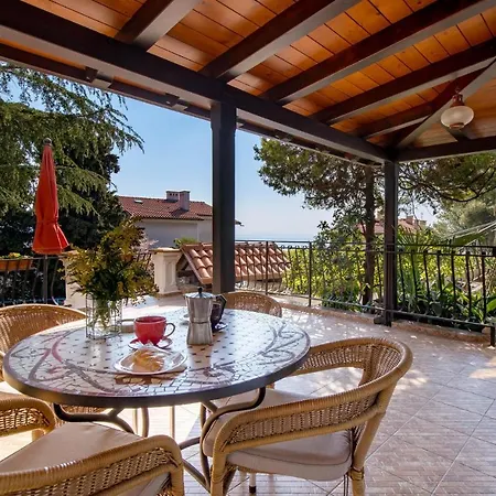 Appartamento 1 Bedroom Pet Friendly In Abbazia